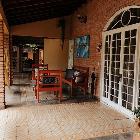 Hotel Pousada Chalé das Flores Sertãozinho Exterior foto