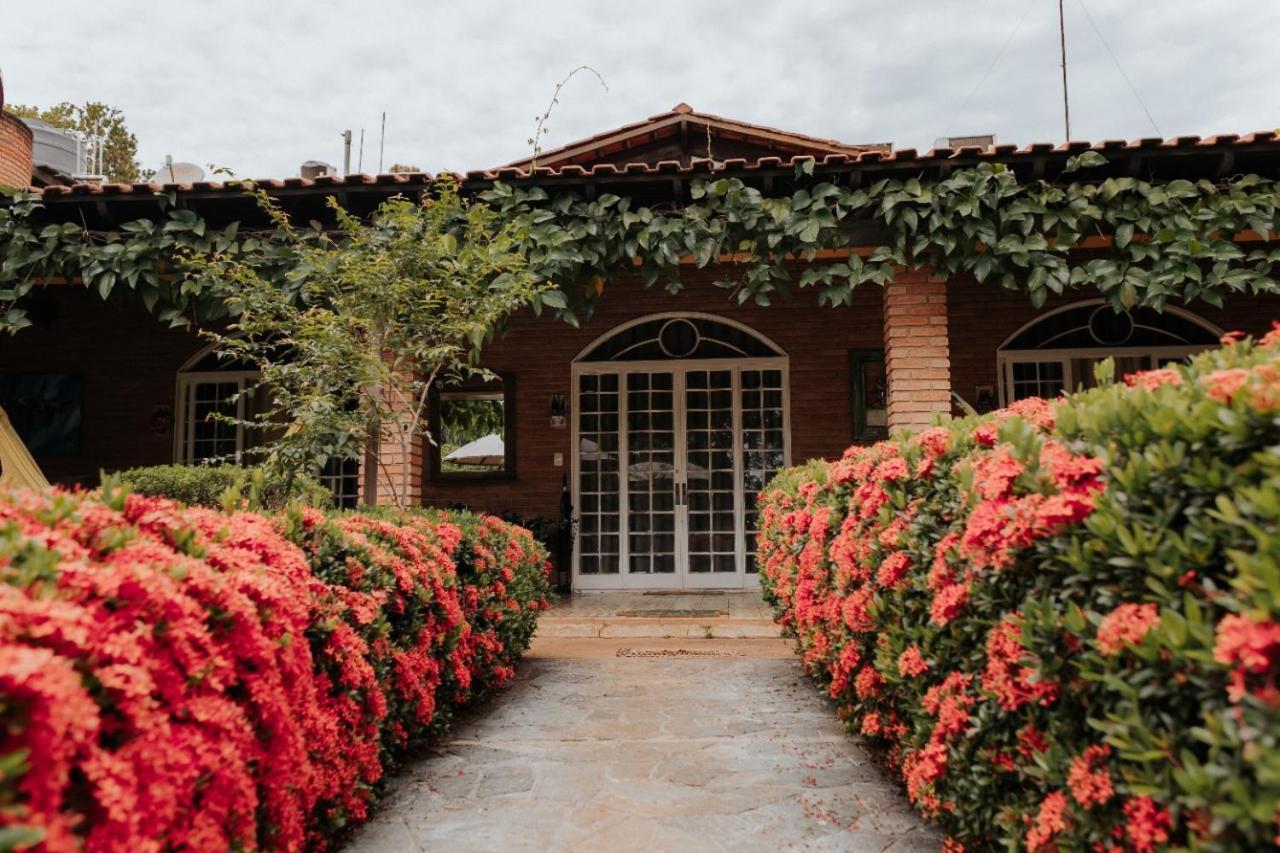 Hotel Pousada Chalé das Flores Sertãozinho Exterior foto