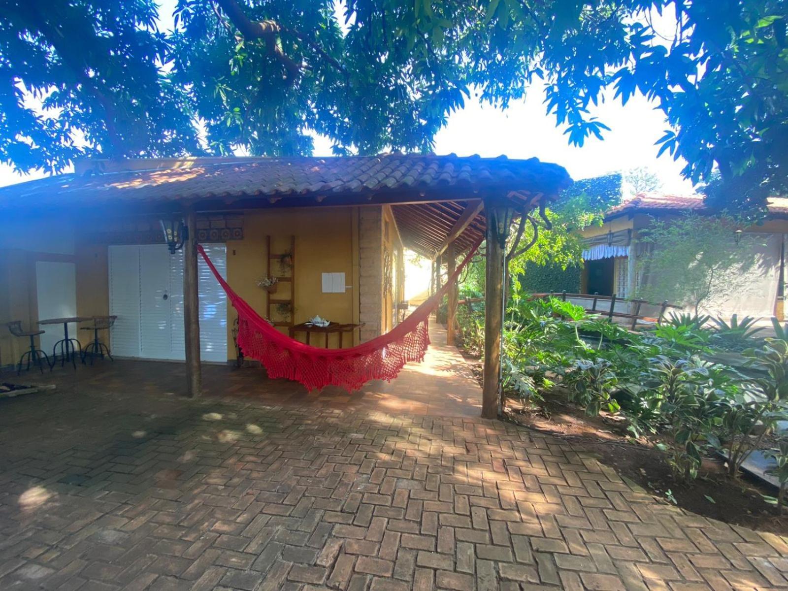Hotel Pousada Chalé das Flores Sertãozinho Exterior foto