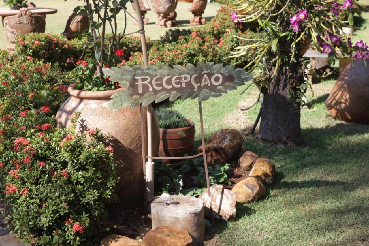 Hotel Pousada Chalé das Flores Sertãozinho Exterior foto