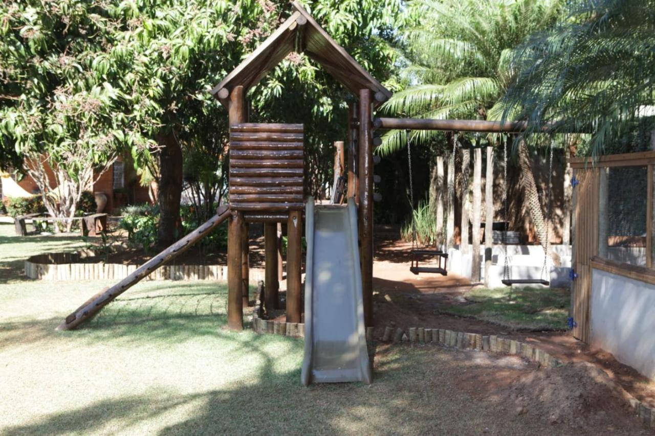 Hotel Pousada Chalé das Flores Sertãozinho Exterior foto